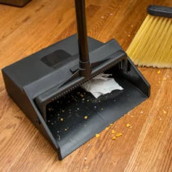 Carlisle® Black Lobby Dustpan w/ 2-Piece 30" Handle
