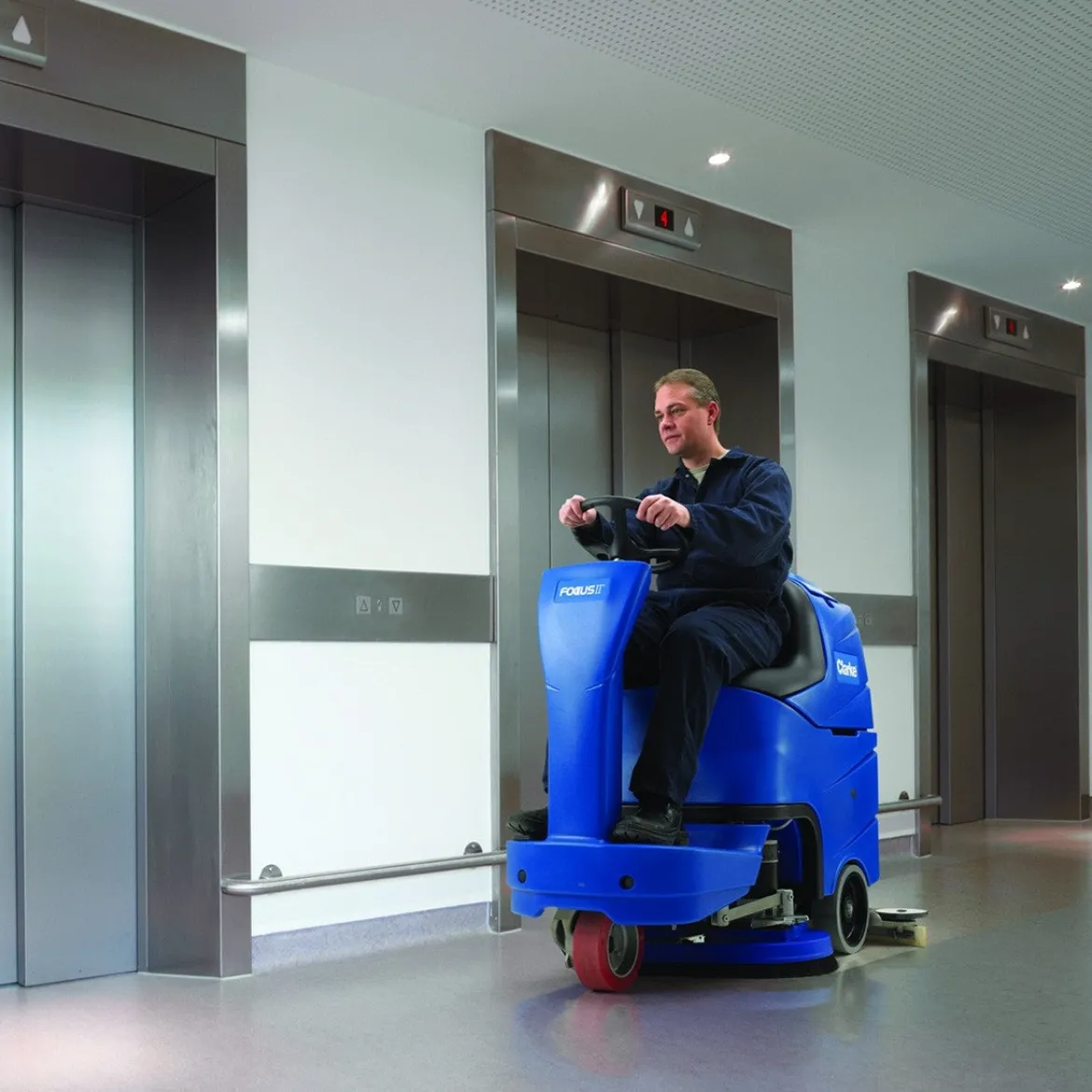 Clarke® Focus® II MicroRider™ Auto Floor Scrubber (26" or 14" x 28" Deck Options) - 21 Gallons
