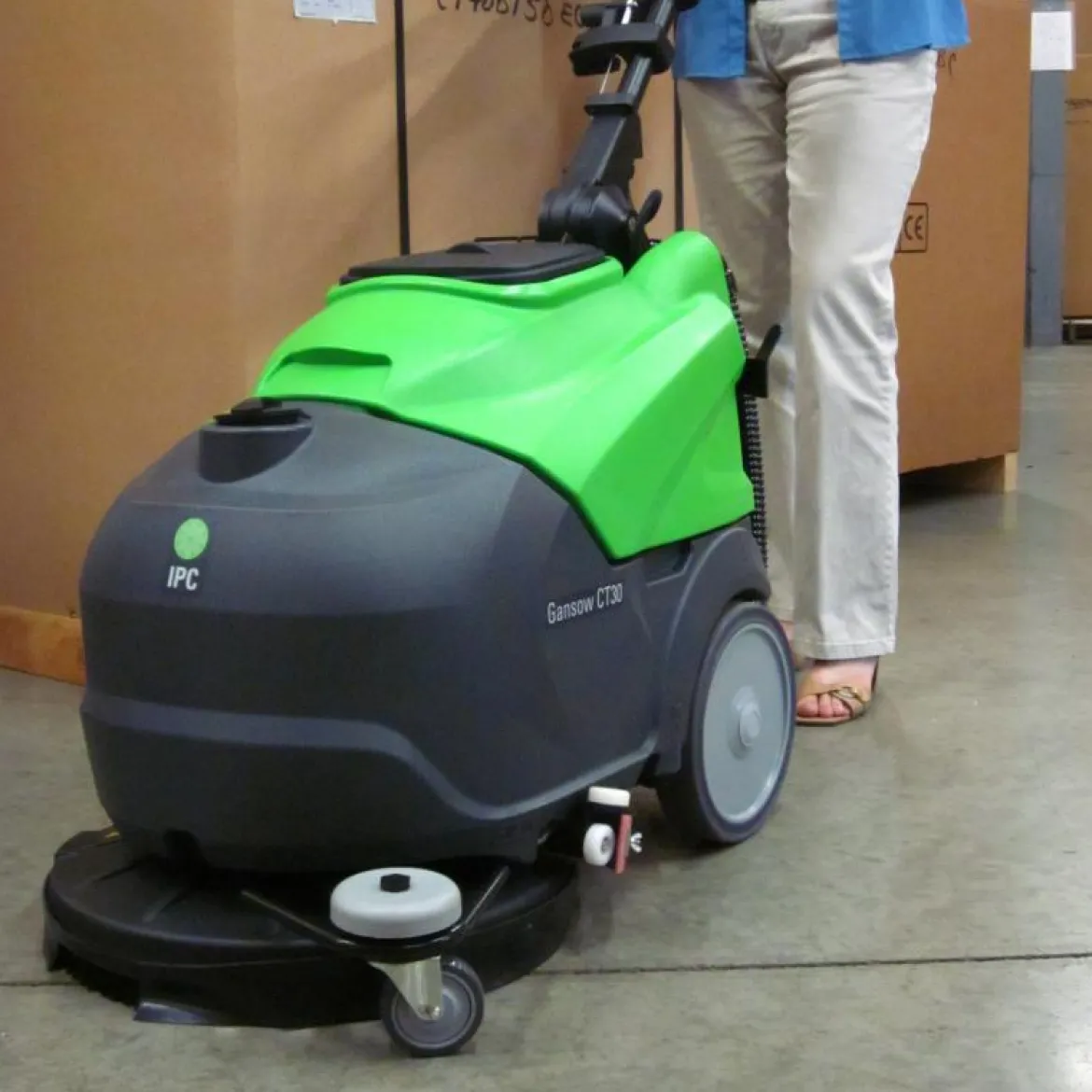 IPC Eagle CT30 Compact 18" Automatic Floor Scrubber w/ Brush - 8 Gallons