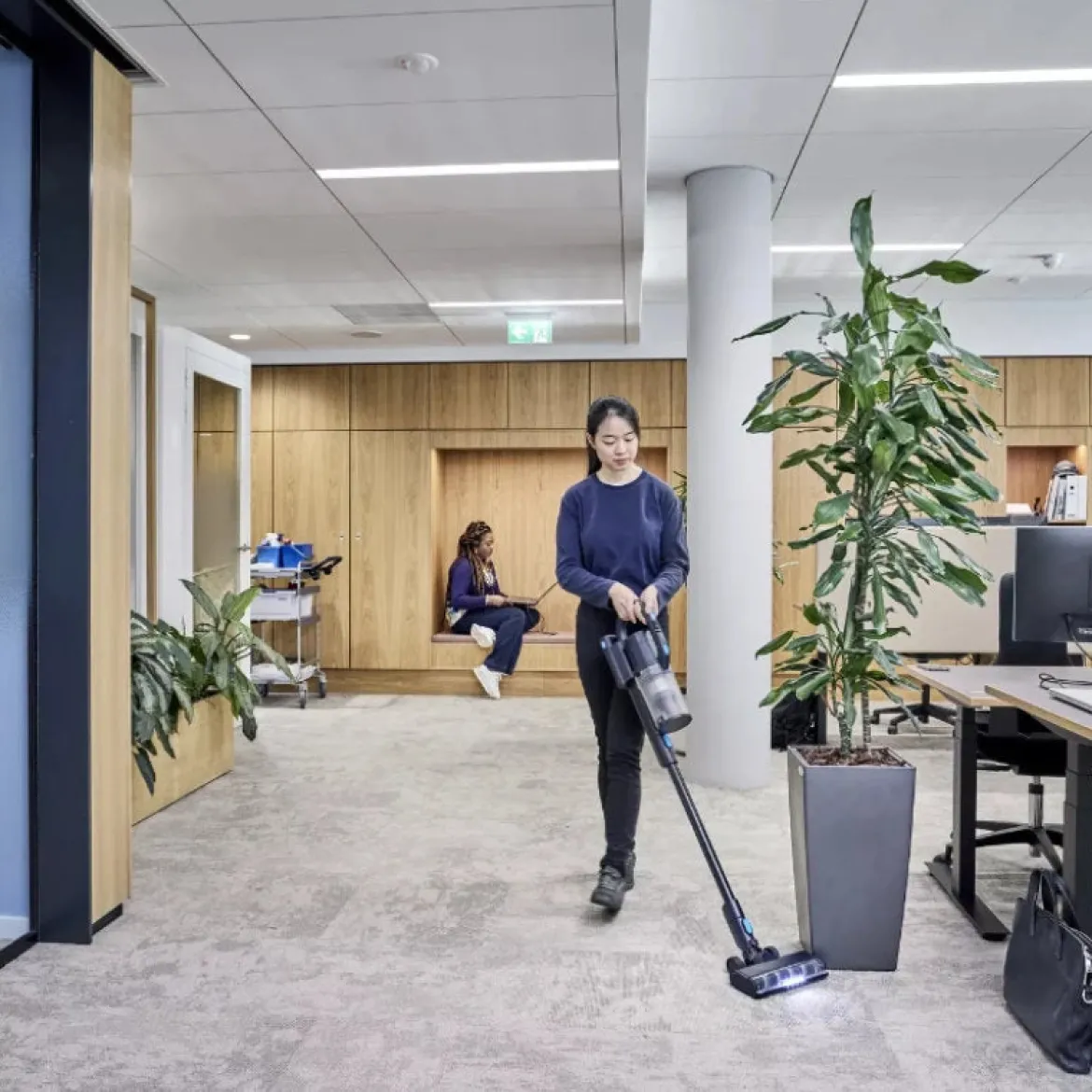 Nilfisk VU200 Cordless Stick Vacuum