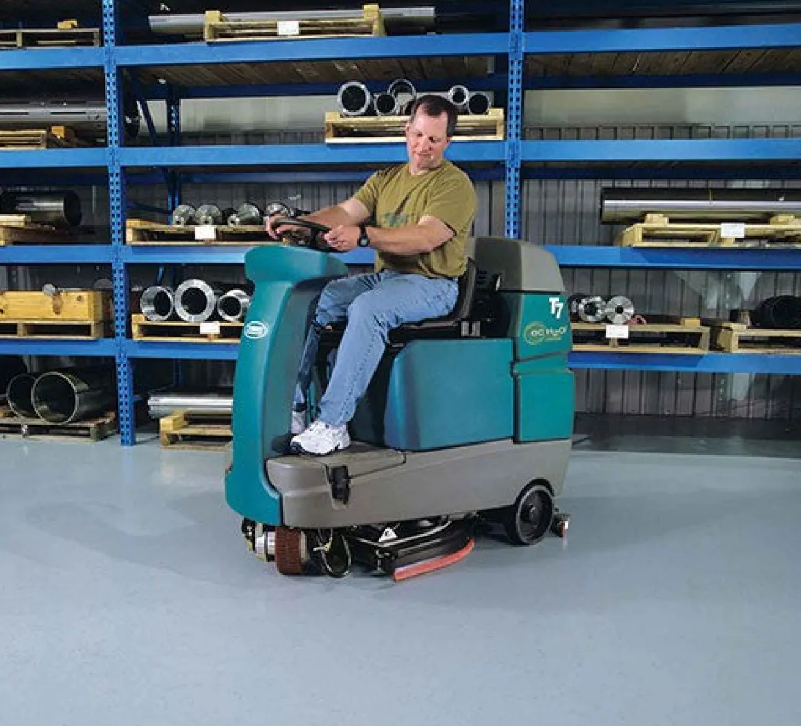 Tennant® T7 Ride-On Automatic Floor Scrubber w/ Pad Drivers (Scrub Size, Battery & Scrub Style Options) – 29 Gallons