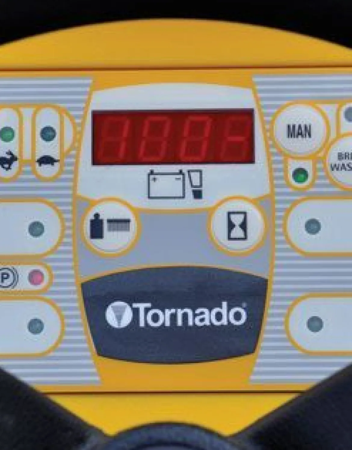 Tornado® BD 26/27 Rider Auto Scrubber w/ Pad Drivers - 27 Gallons